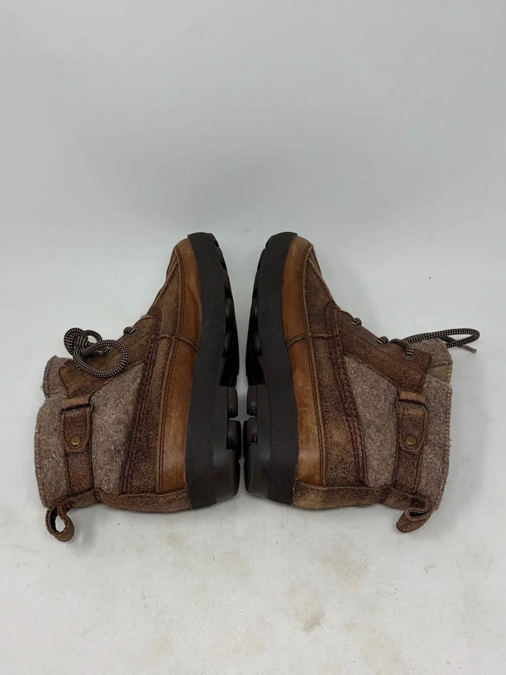 UGG Lina Duck Boot Size US 6
